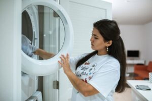 Come Prendersi Cura dei Vestiti per Farli Durare Più a Lungo